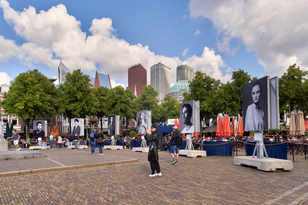 Srebrenica - Tijdelijk monument op het Plein in Den Haag © Ronald Tilleman