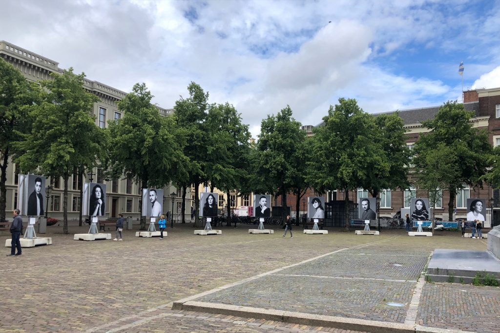 Srebrenica - Tijdelijk monument op het Plein in Den Haag 